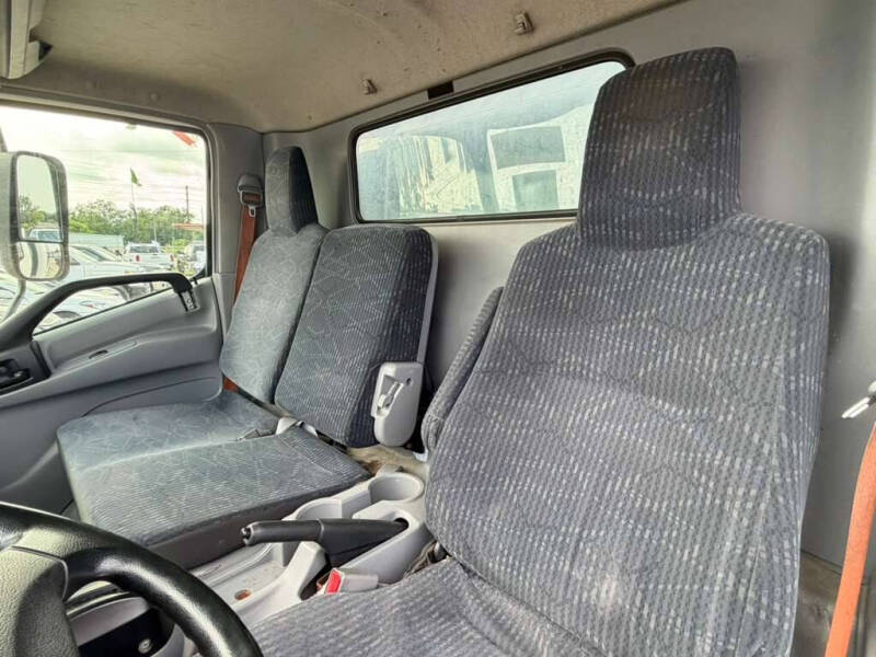 2020 Hino 195