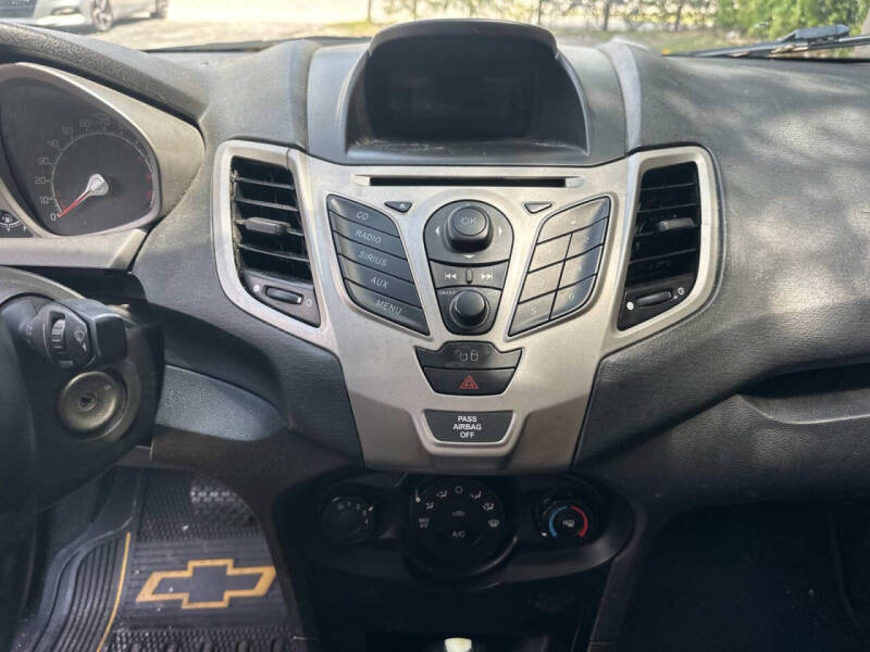 2011 Ford Fiesta SE