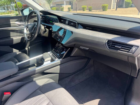 2021 Audi e-tron quattro Premium
