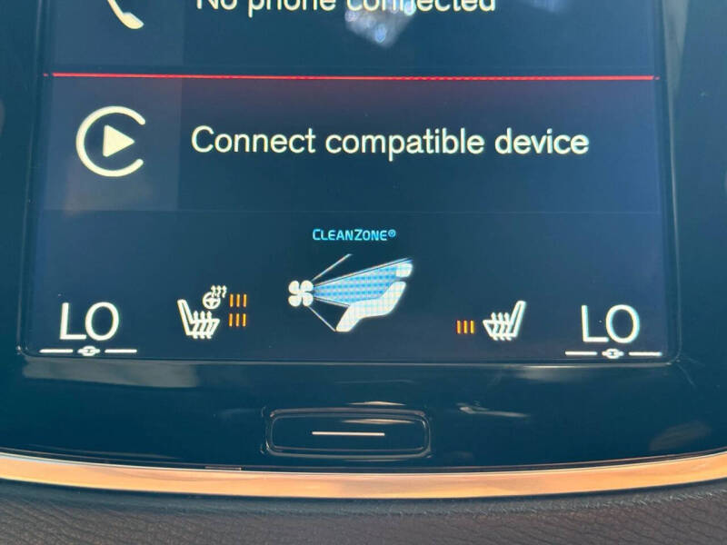 2018 Volvo XC90 T6 Momentum