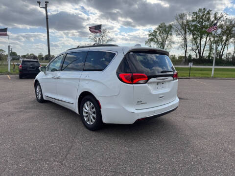 2017 Chrysler Pacifica Touring Plus