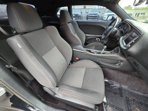 2017 Dodge Challenger R/T Shaker