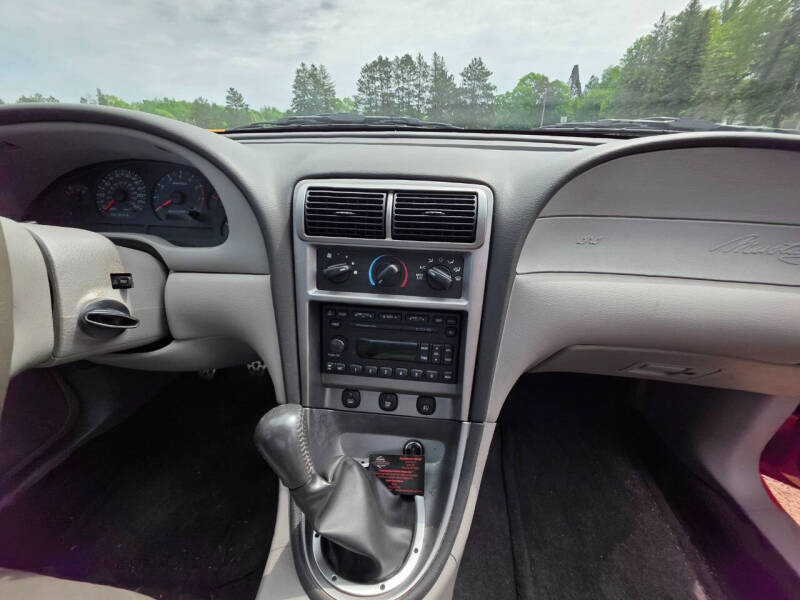 2004 Ford Mustang GT Deluxe