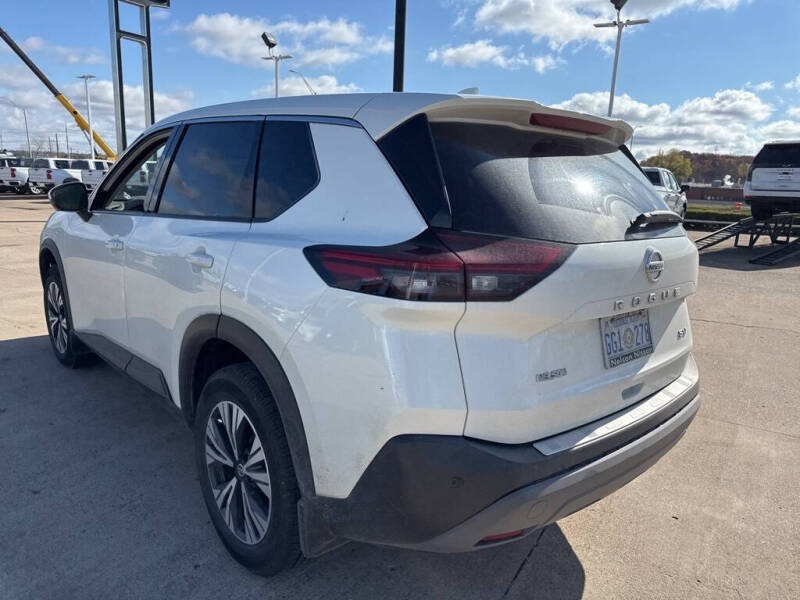 2021 Nissan Rogue SV