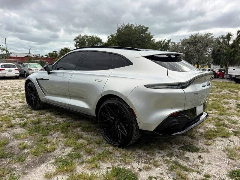 2021 Aston Martin DBX
