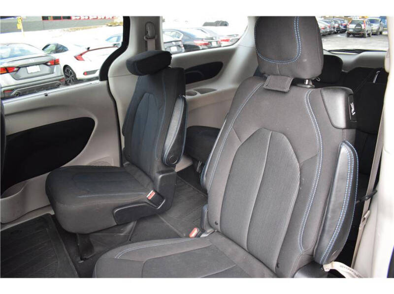 2021 Chrysler Pacifica Touring