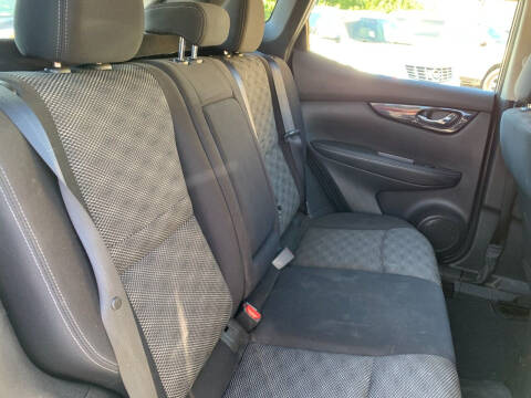 2017 Nissan Rogue Sport SV