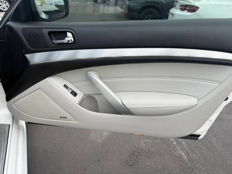 2014 Infiniti Q60 Coupe
