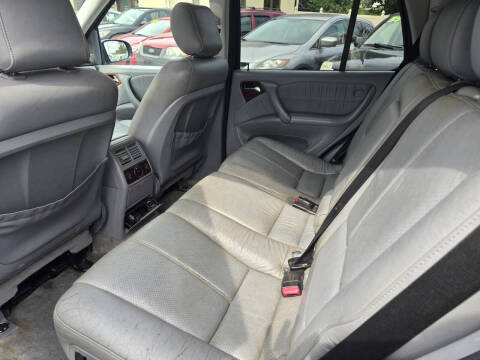 2003 Mercedes-Benz M-Class ML 500