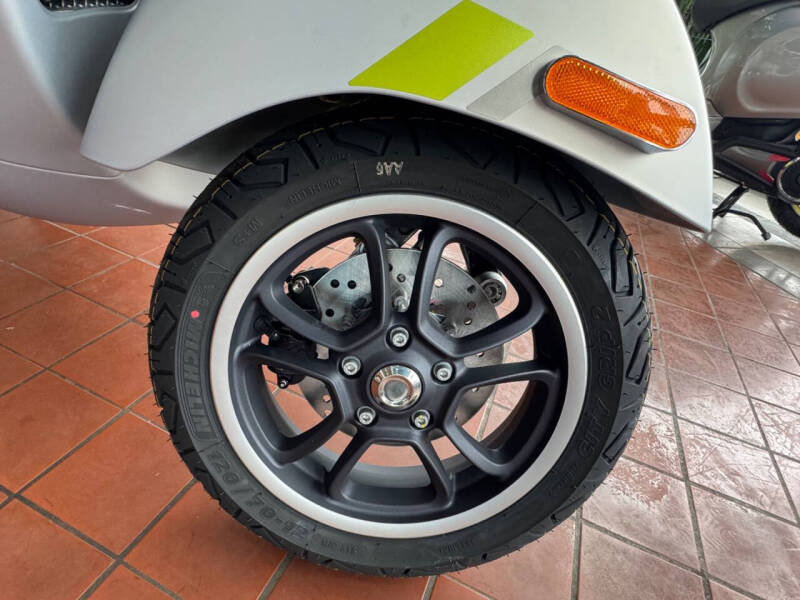2024 Vespa GTS Supertech 300