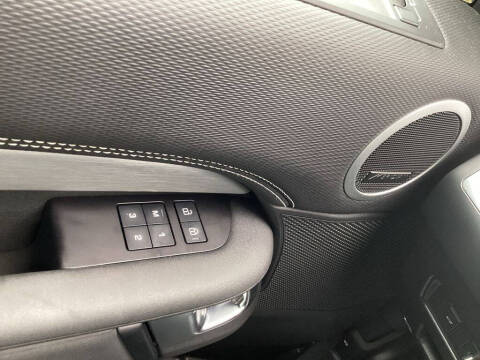 2024 Land Rover Discovery P300 Dynamic SE