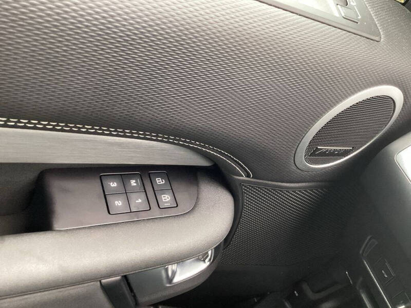 2024 Land Rover Discovery P300 Dynamic SE