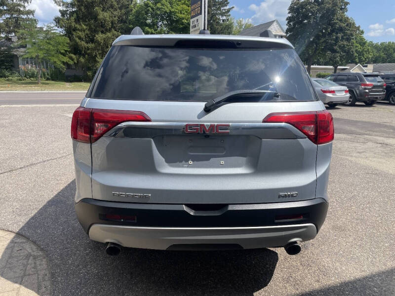 2017 GMC Acadia SLE-2