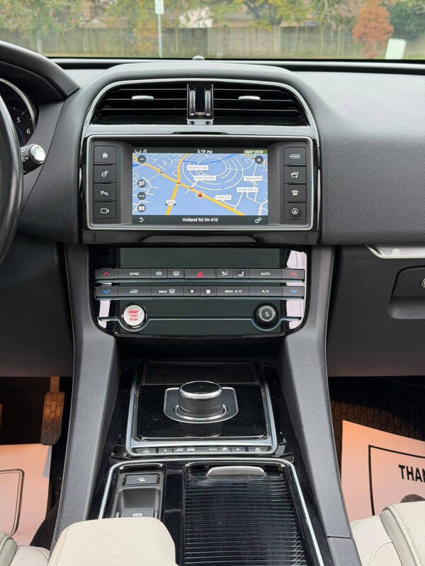 2018 Jaguar F-PACE 25t Prestige