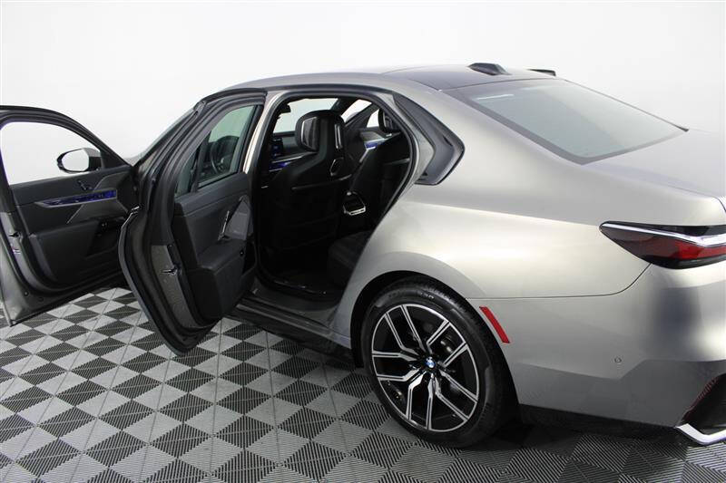 2024 BMW 7 Series 740i