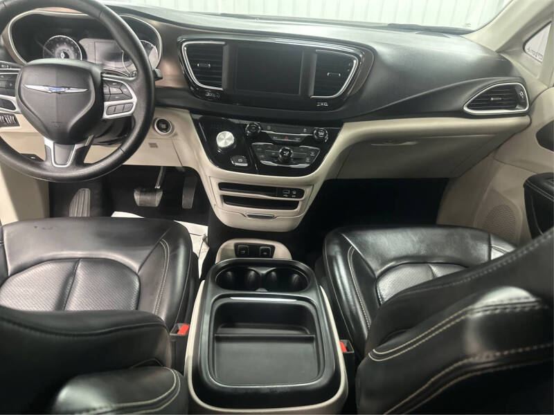 2020 Chrysler Voyager LXi