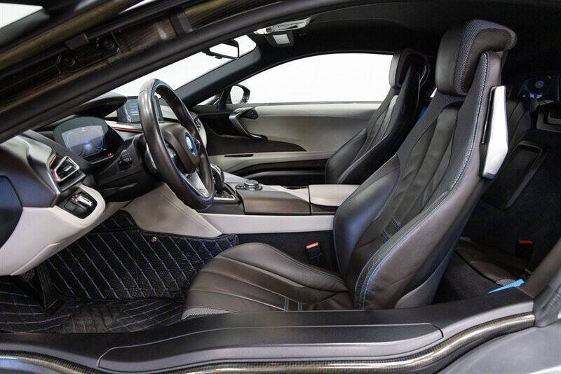 2016 BMW i8