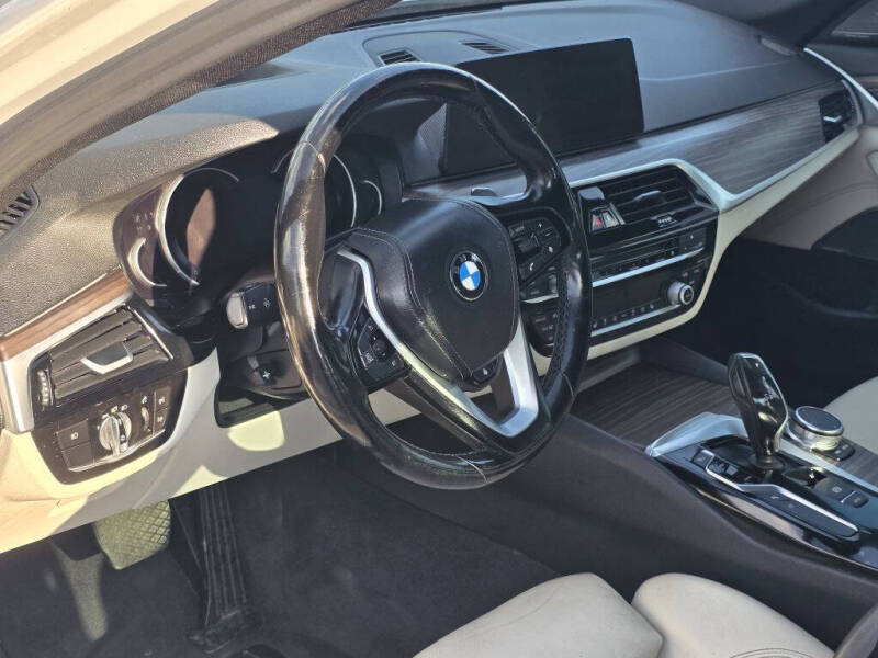 2017 BMW 5 Series 530i