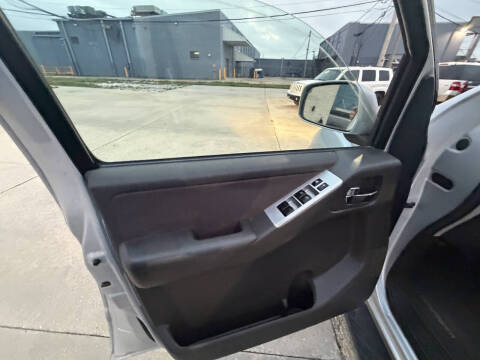 2012 Nissan Pathfinder Silver Edition