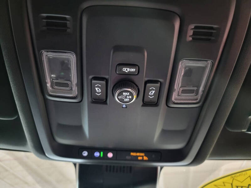 2025 GMC Yukon XL AT4