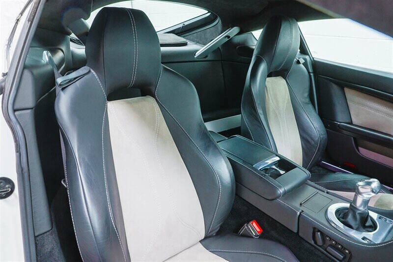 2011 Aston Martin V12 Vantage