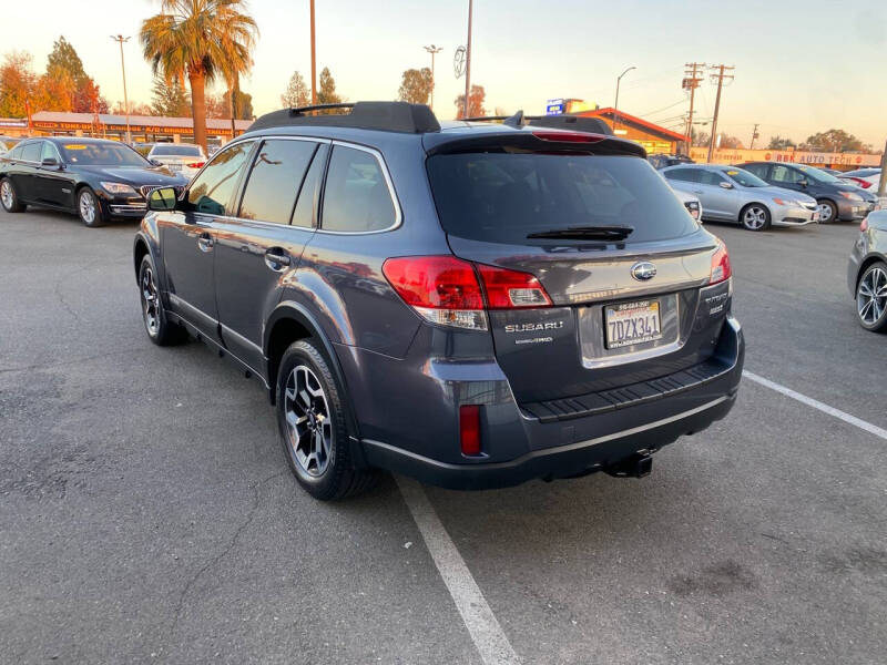 2014 Subaru Outback null photo 5