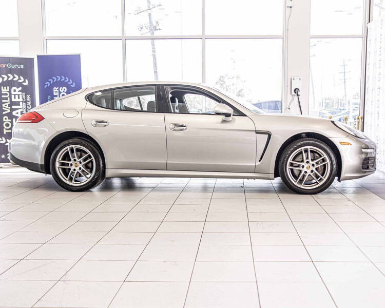 2016 Porsche Panamera 4 Edition