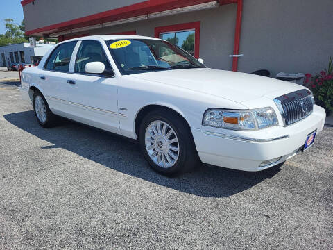 2010 Mercury Grand Marquis for sale at Richardson Sales, Service & Powersports in Highland IN