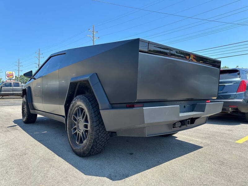 2025 Tesla Cybertruck