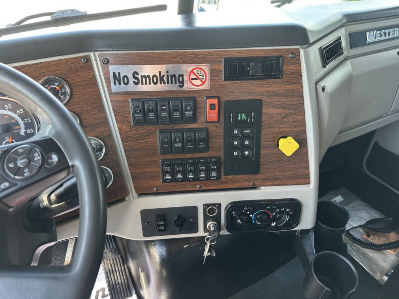 2021 Western Star 4700 SF