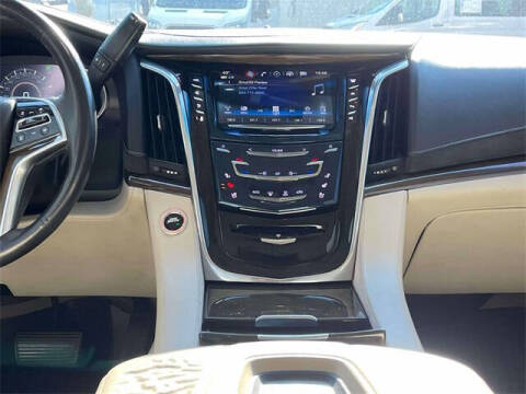 2018 Cadillac Escalade ESV Luxury