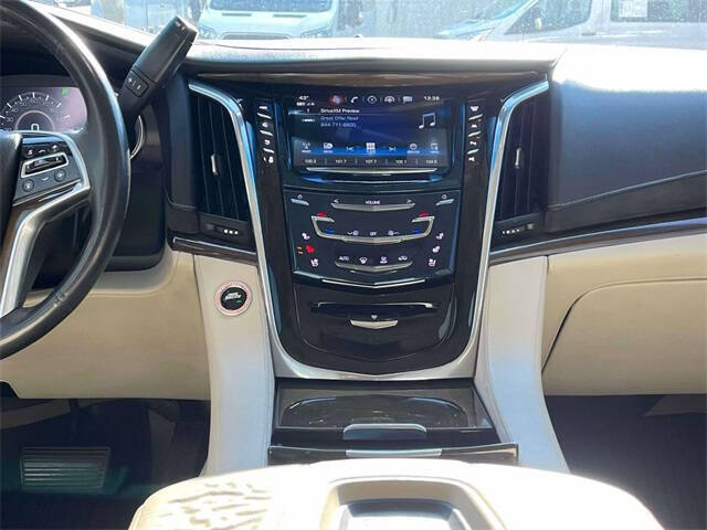2018 Cadillac Escalade ESV Luxury