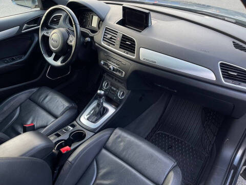 2015 Audi Q3 2.0T quattro Prestige