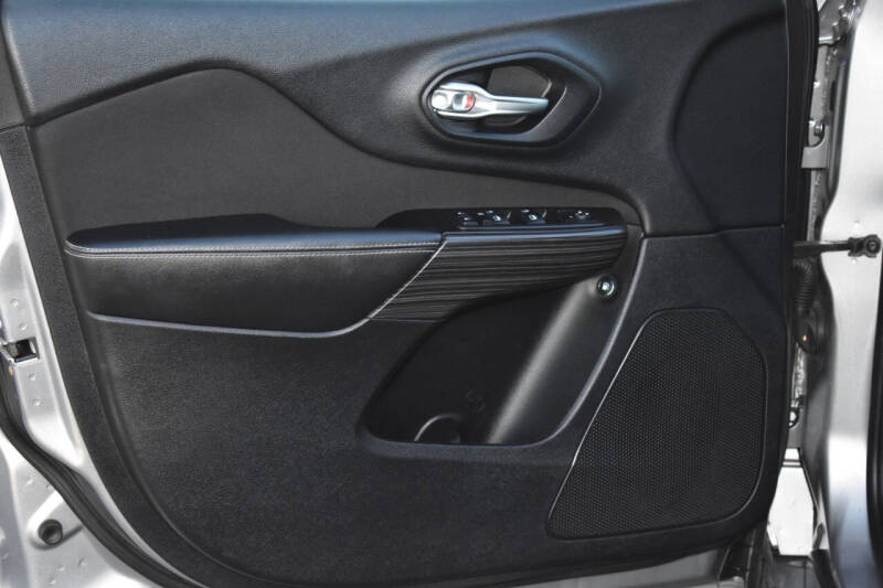 2014 Jeep Cherokee Sport