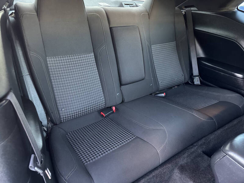 2016 Dodge Challenger SXT