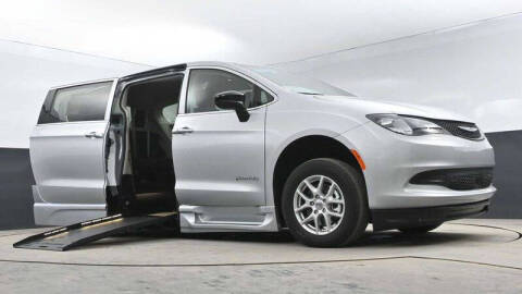 2024 Chrysler Voyager LX