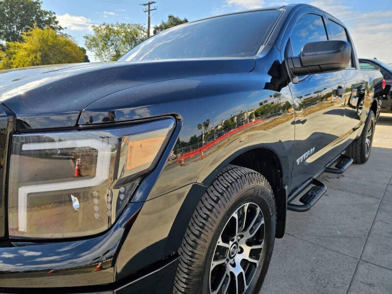 2022 Nissan Titan SV