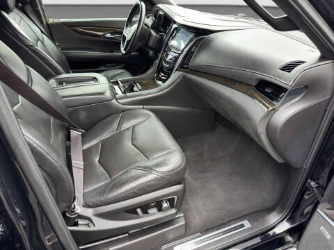 2017 Cadillac Escalade Platinum