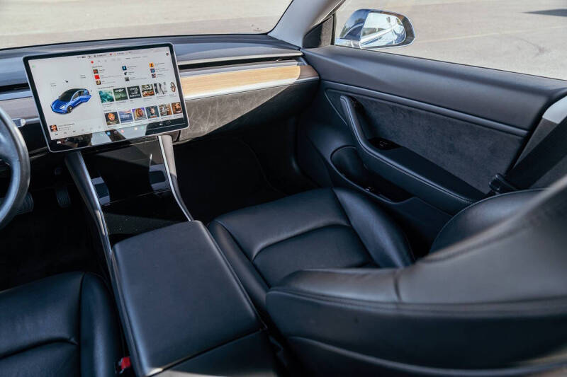2019 Tesla Model 3 Long Range