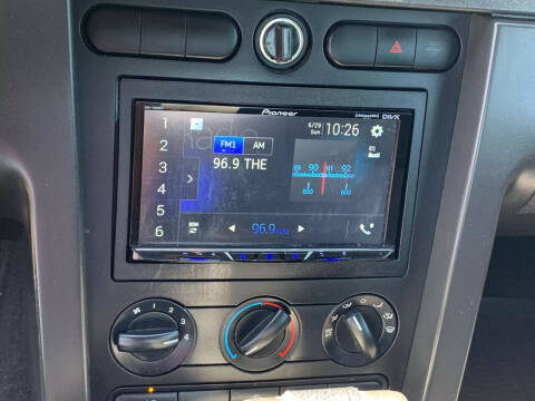 2006 Ford Mustang V6 Deluxe