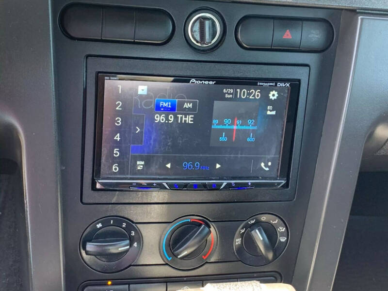 2006 Ford Mustang V6 Deluxe