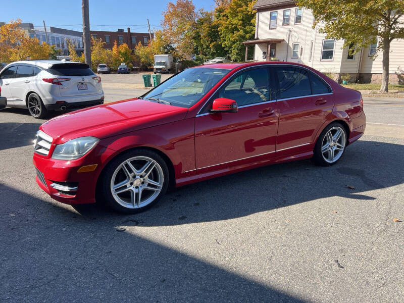 2013 Mercedes-Benz C-Class C250 Sport photo 2