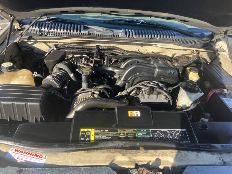 2004 Ford Explorer XLT