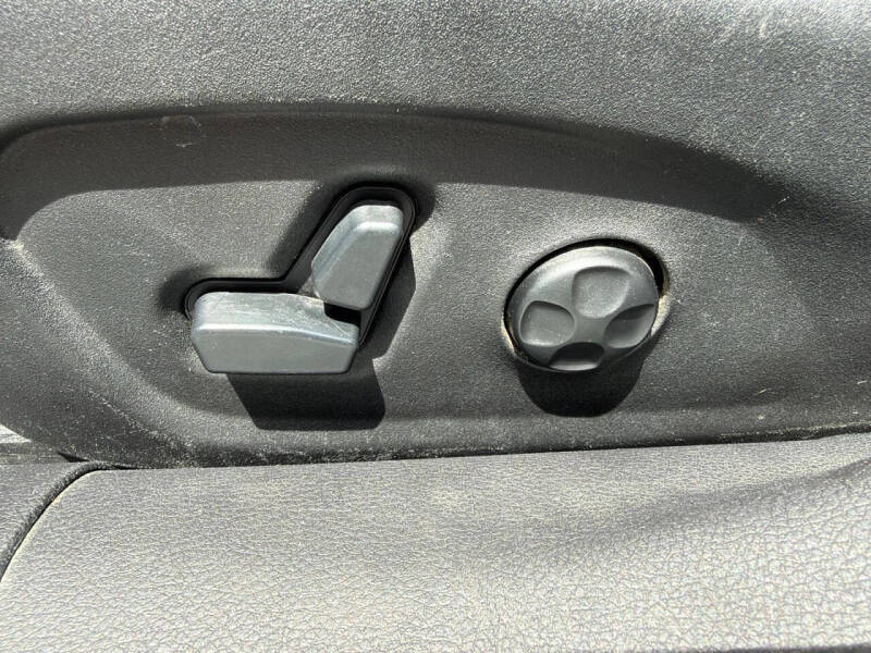 2016 Chrysler 200 S
