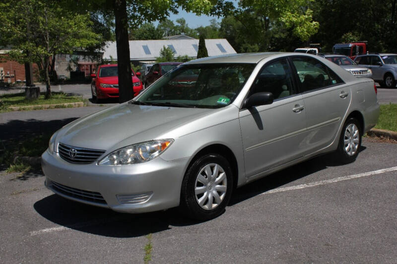 2005 Toyota Camry for sale at Auto Bahn Motors in Winchester VA