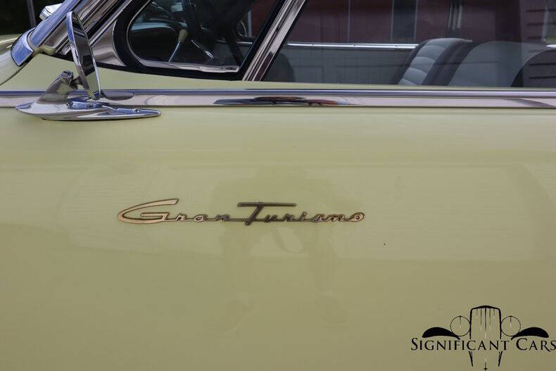 1962 Studebaker GT Hawk