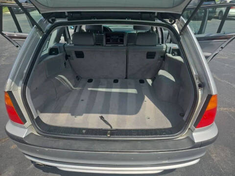 2002 BMW 3 Series 325xi