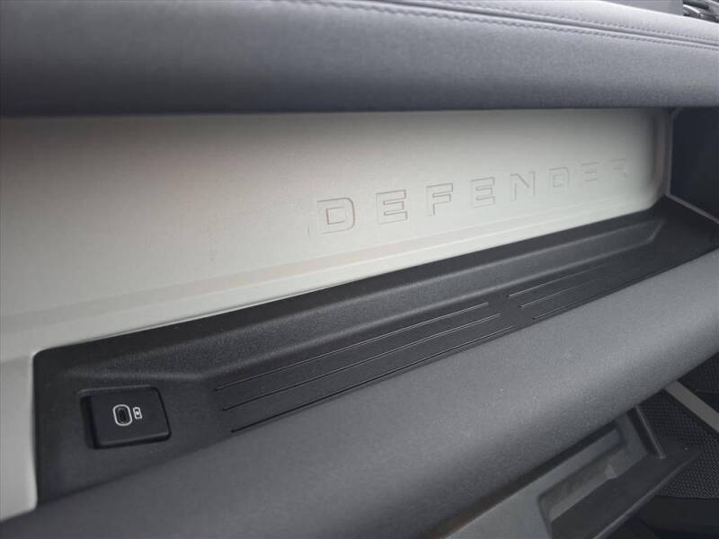 2023 Land Rover Defender 110 X-Dynamic SE