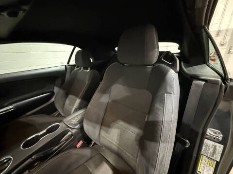 2016 Ford Mustang V6