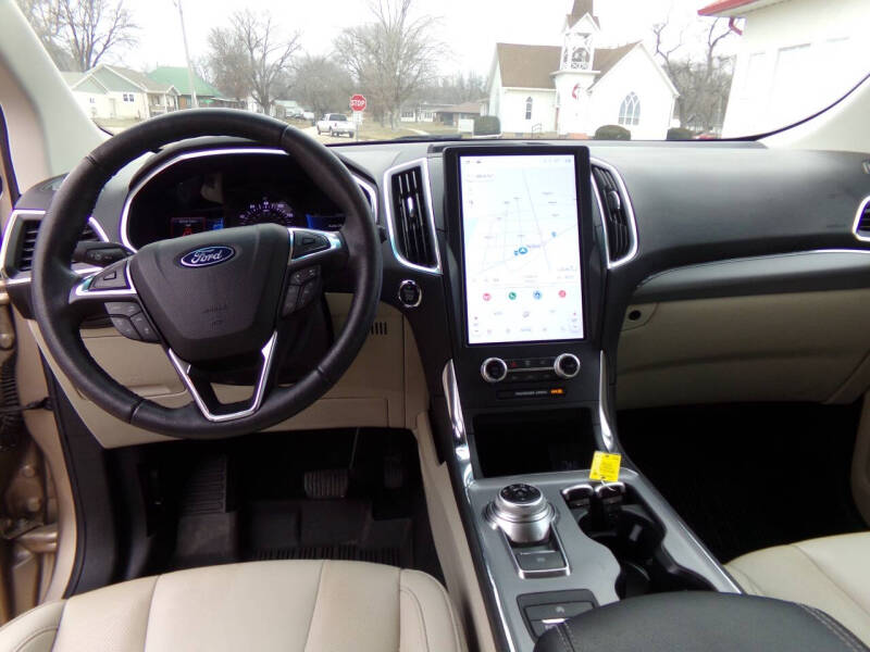 2021 Ford Edge Titanium